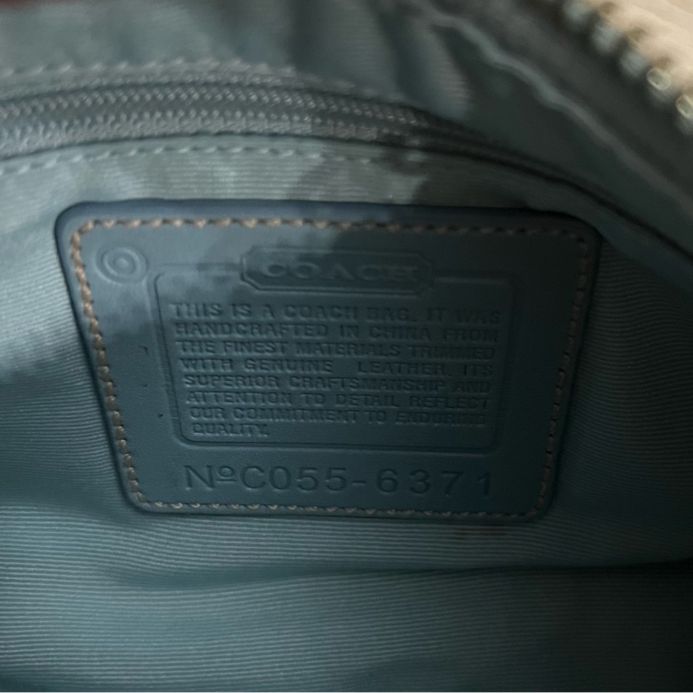 NEW WITH TAG Vintage Coach Hamptons Signature East West Demi Baguette Style 6371 - Picture 10 of 10